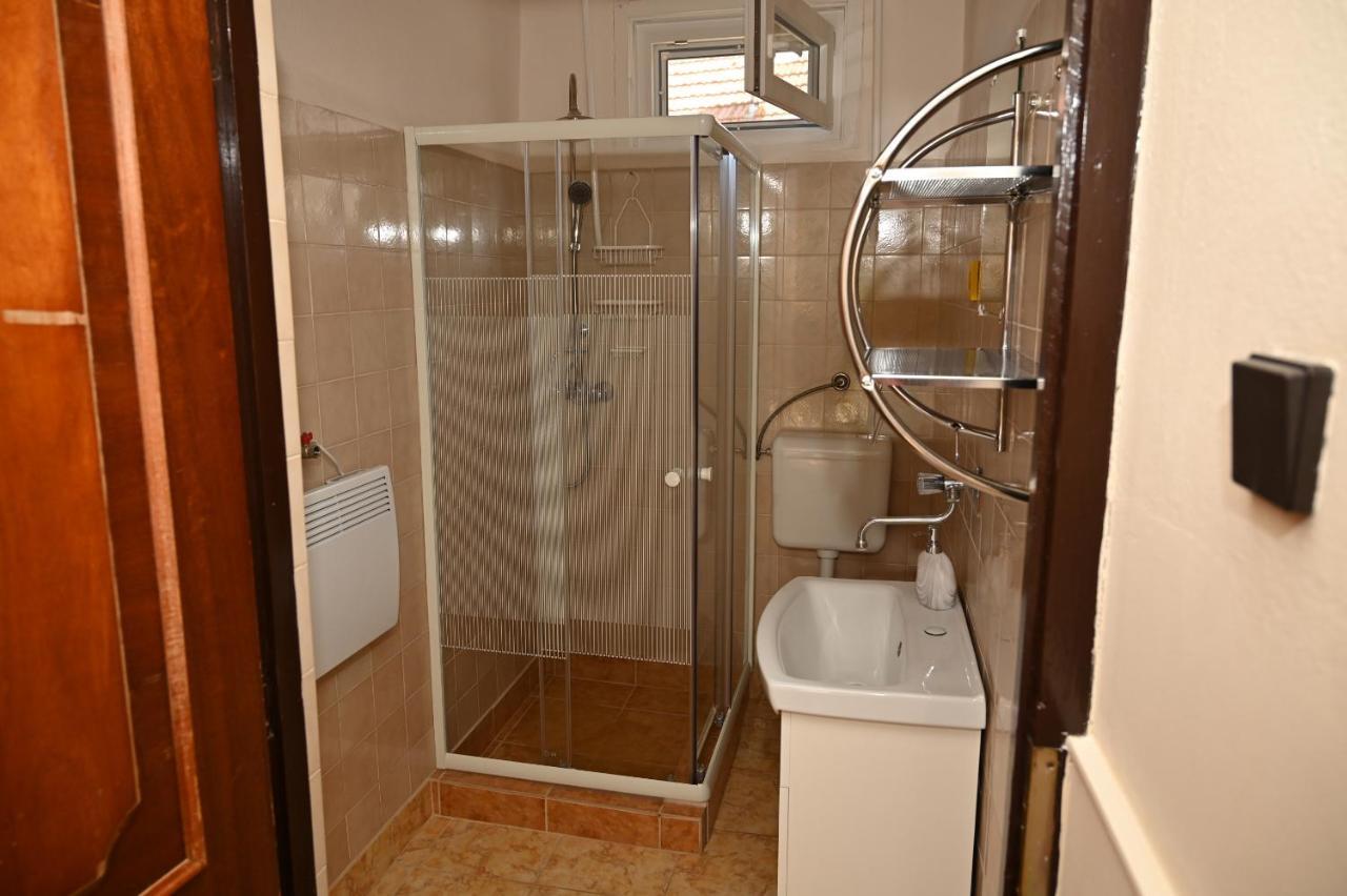 Hanna Apartman Appartement Gyula Buitenkant foto